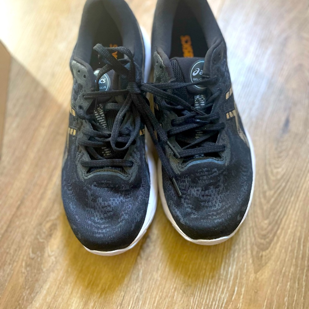Oasic runny shoes